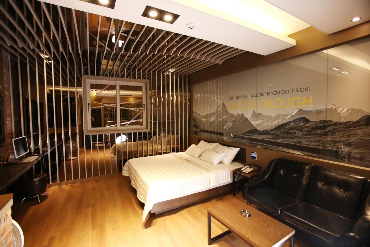 Hotel Yolo Chongnae-dong Εξωτερικό φωτογραφία