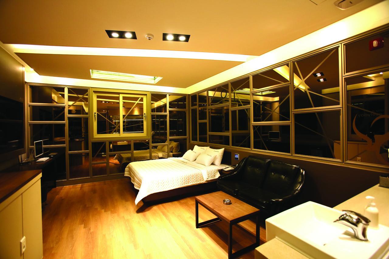 Hotel Yolo Chongnae-dong Εξωτερικό φωτογραφία